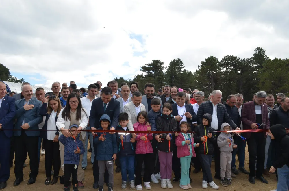  EN EĞLENCELİ, EN UZUN VE EN RENKLİ KAYAK GEDİZ’DE AÇILDI