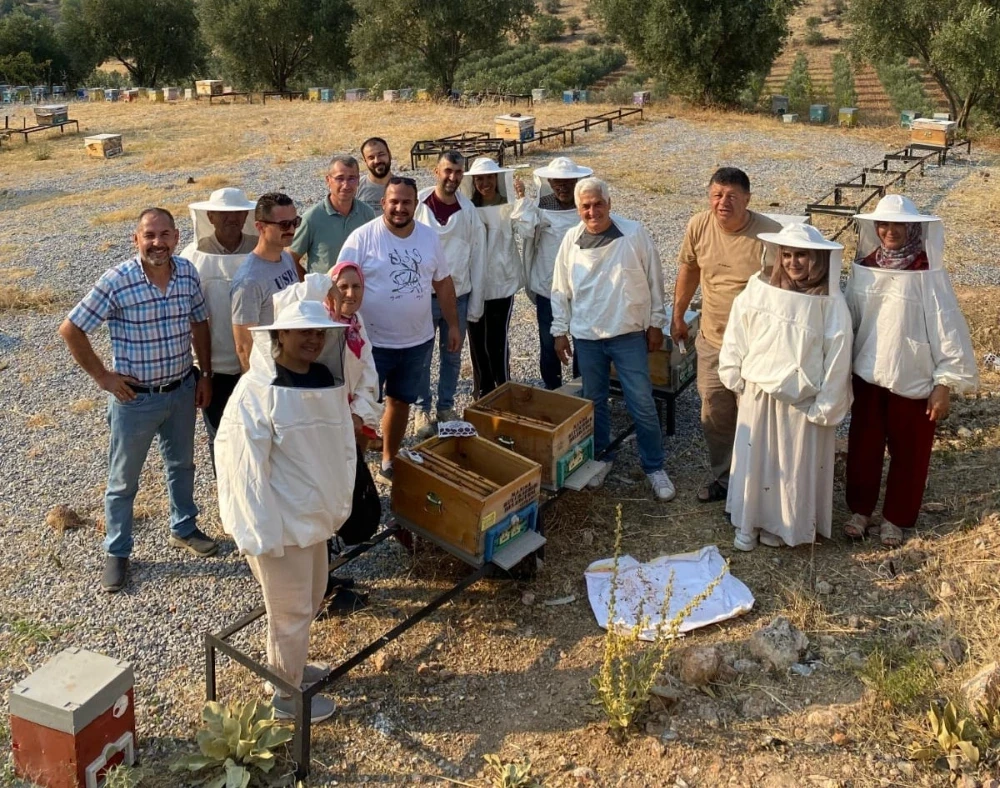 Manisa Büyükşehir’den Arıcılara Uygulamalı Eğitim Desteği