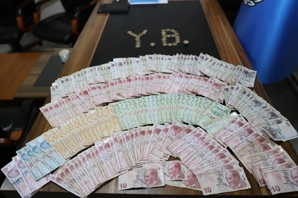 Yunusemre’de Dilencilere Operasyon: 10 Bin TL Ele Geçirildi