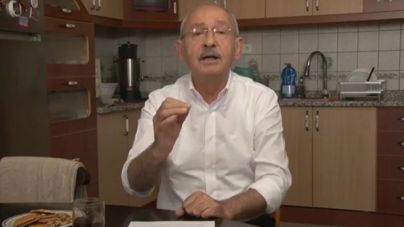 Kılıçdaroğlu evinin mutfağından seslendi: Zam fırtınası geliyor