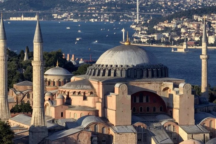 Yabancı turistler için Ayasofya