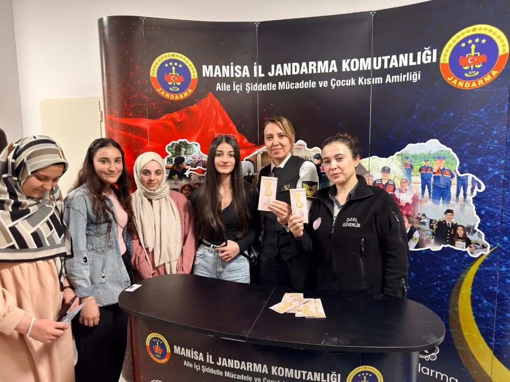 Jandarma, Üniversiteli Gençleri Aile İçi Şiddetle Mücadele Konusunda Bilgilendirdi