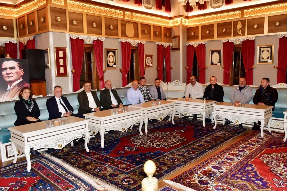 Yunusemre Belediyespor’dan Başkan Balaban’a Sürpriz Kutlama