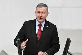 Selçuk Özdağ’dan kira vergisi düzenlemesine tepki: “Vatandaşın üç kuruşuna da göz diktiler”