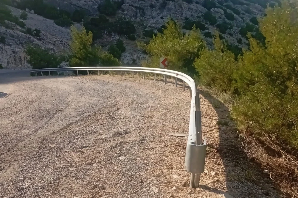 Büyükşehir’den Yol Güvenliği İçin Otokorkuluk Çalışması
