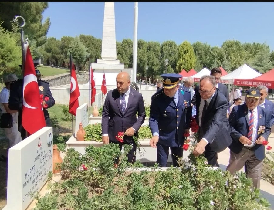 Akhisar’da 15 Temmuz Şehitleri Dualarla Anıldı