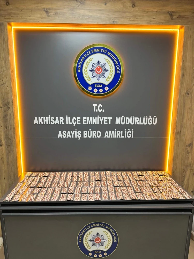 Akhisar’da Zehir Tacirine Darbe: 1835 Sentetik Hapla Yakalandı