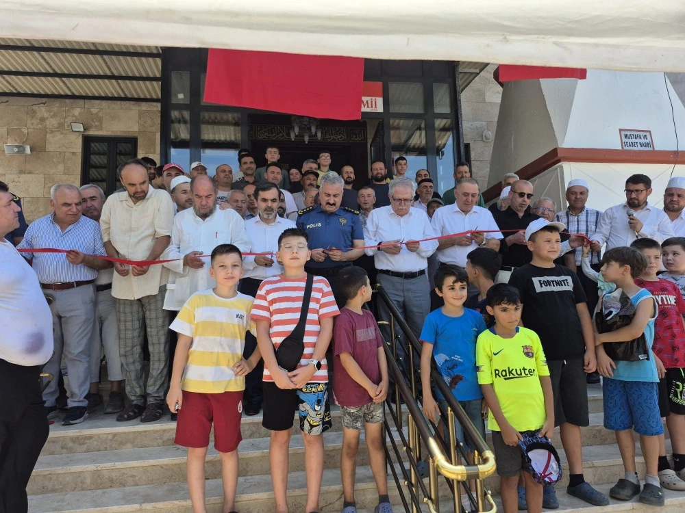 Keçiliköy Camii Dualarla Açıldı