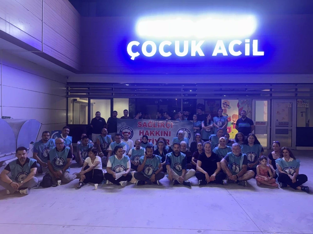 Sağlık-Sen Manisa’dan Hastane Önünde Oturma Eylemi