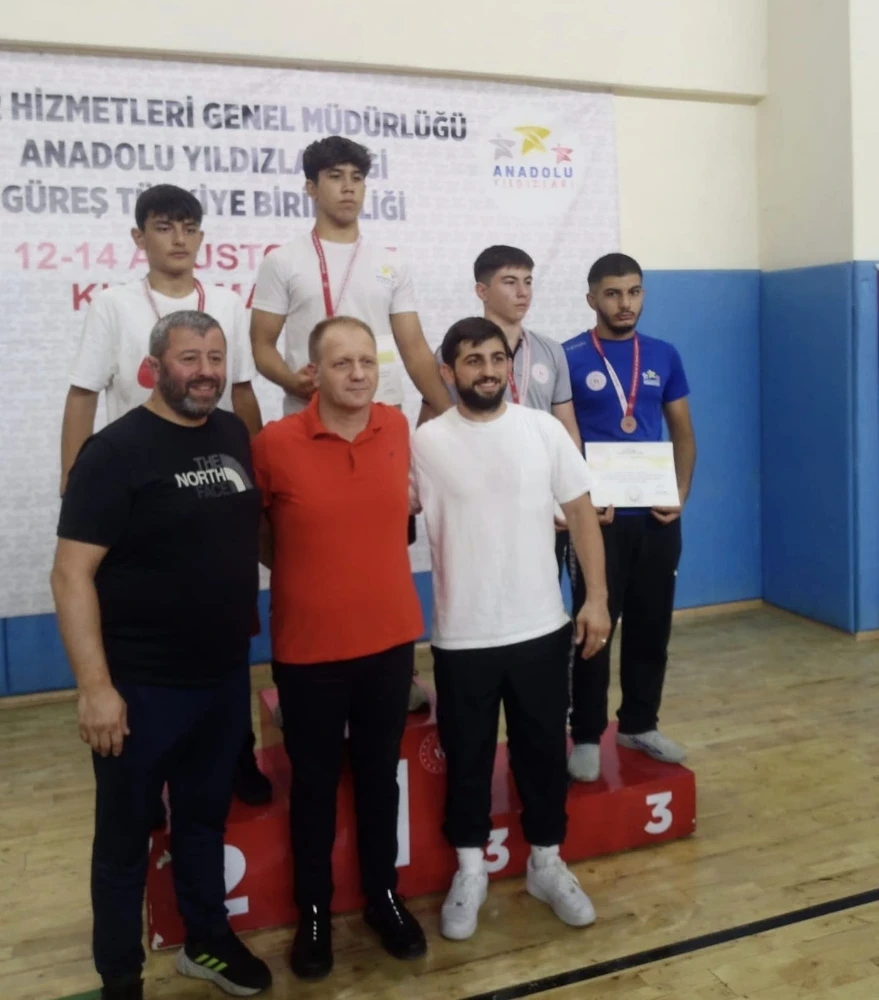 Yunusemre Belediyesporlu Gençler Türkiye Şampiyonasında Bronz Kazandı