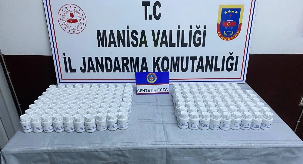Manisa’da Uyuşturucu Operasyonu: 8 Bin 740 Sentetik Hap Ele Geçirildi