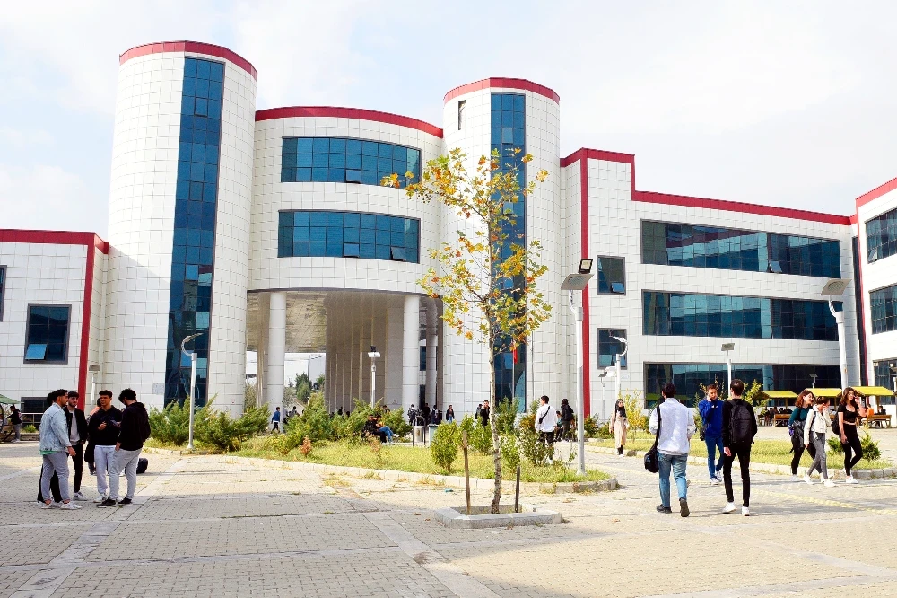 MCBÜ, YKS’de %102 Doluluk Oranıyla Rekor Kırdı