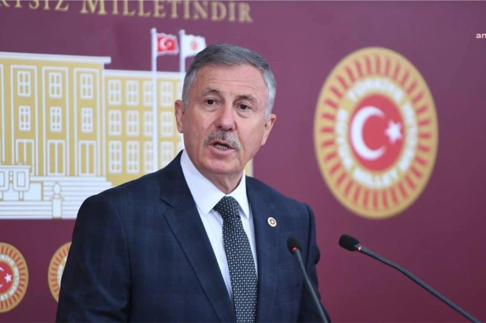 Selçuk Özdağ’dan Emekli Maaşları İçin Haciz Yasağı Teklifi