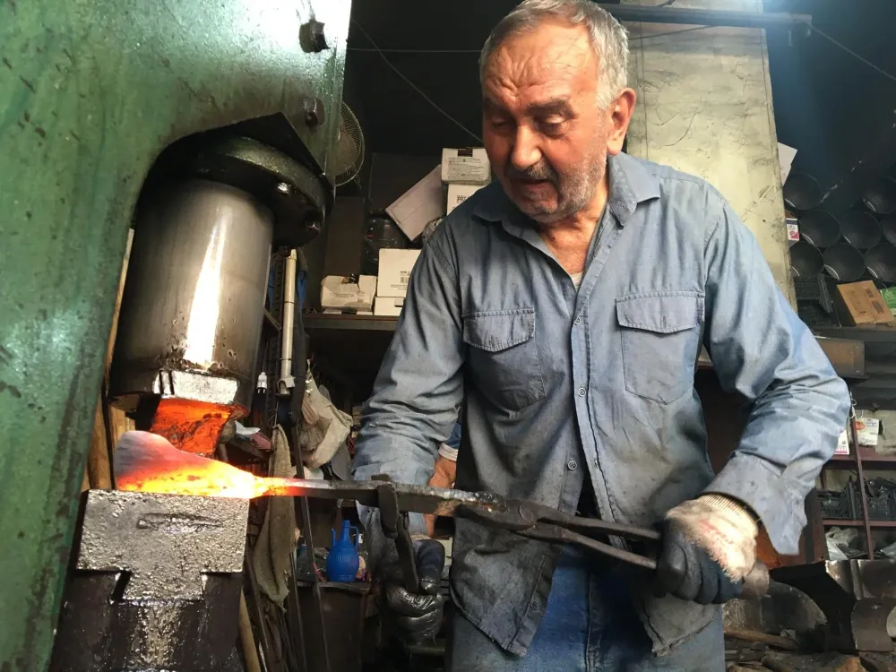 Kula’nın Tarihi Arastasında Şahin Kardeşlerden Asırlık Demircilik