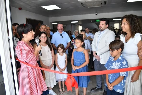 “Hayallerin Renk Bahçesi” Sergisi Minik Ressamlarla Açıldı