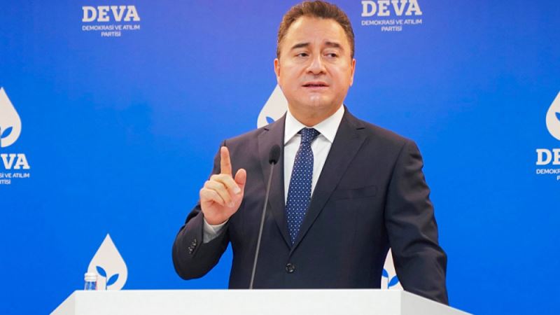 Babacan: Türkiye gençlerin ilk buldukları uçakla kaçmak istediği ülke haline geldi