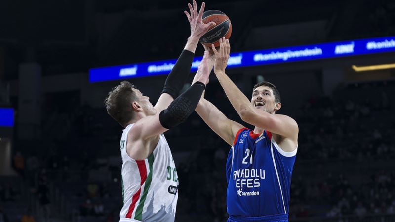 Anadolu Efes, Rusya temsilcisi UNICS Kazan