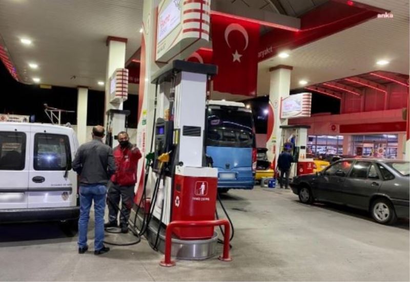 Benzine Zam Geldi, Litre Fiyatı 14 TL