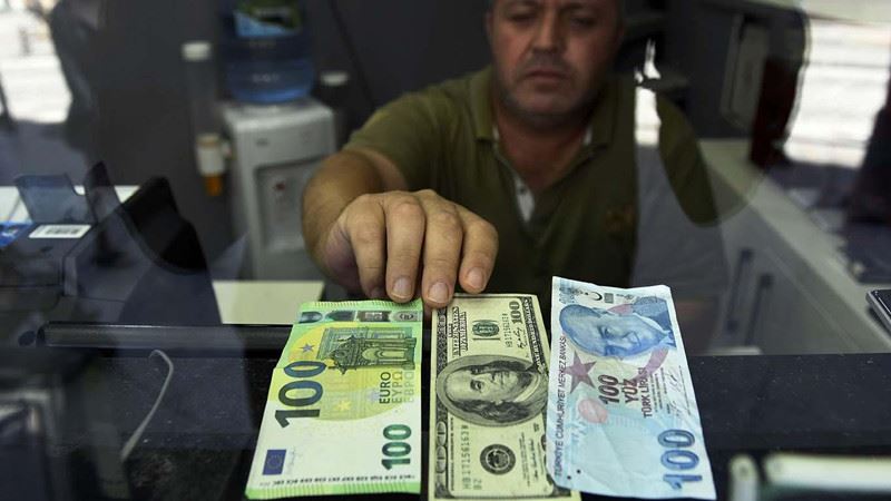 Dolar 10.24 TL’yi de geçti; birçok sektörde vadeli satışlar durdu; bazı üreticiler sipariş iptaline gitti