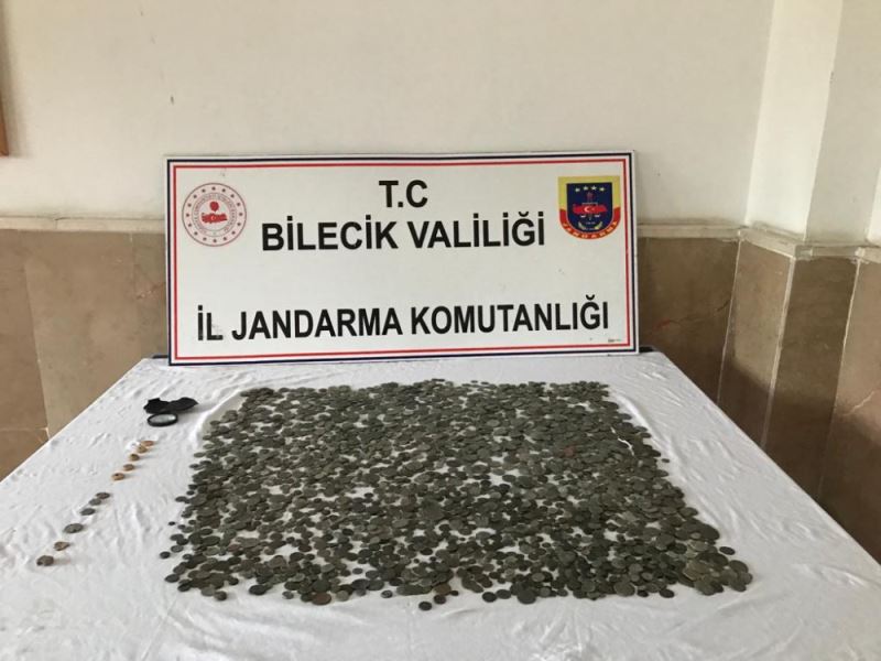 Durdurulan Araçta 2 Bin 705 Sikke Bulundu