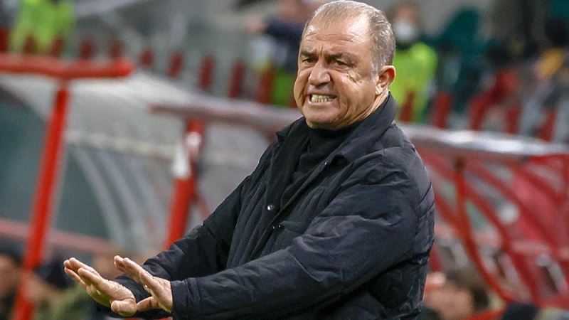 Galatasaray teknik direktörü Fatih Terim hastaneye kaldırıldı