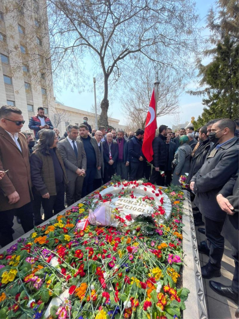 Hakkı Öznur : Yolumuz Şehit Lider Muhsin Yazıcıoğlu’nun Yoludur