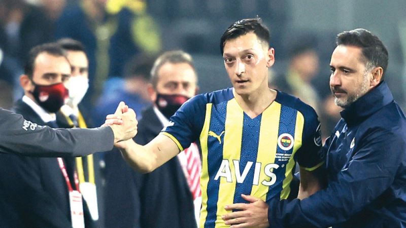 Kaptan Mesut ipleri eline aldı