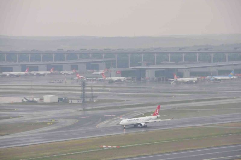 Yeni havalimanı ilk ciddi lodosta devre dışı